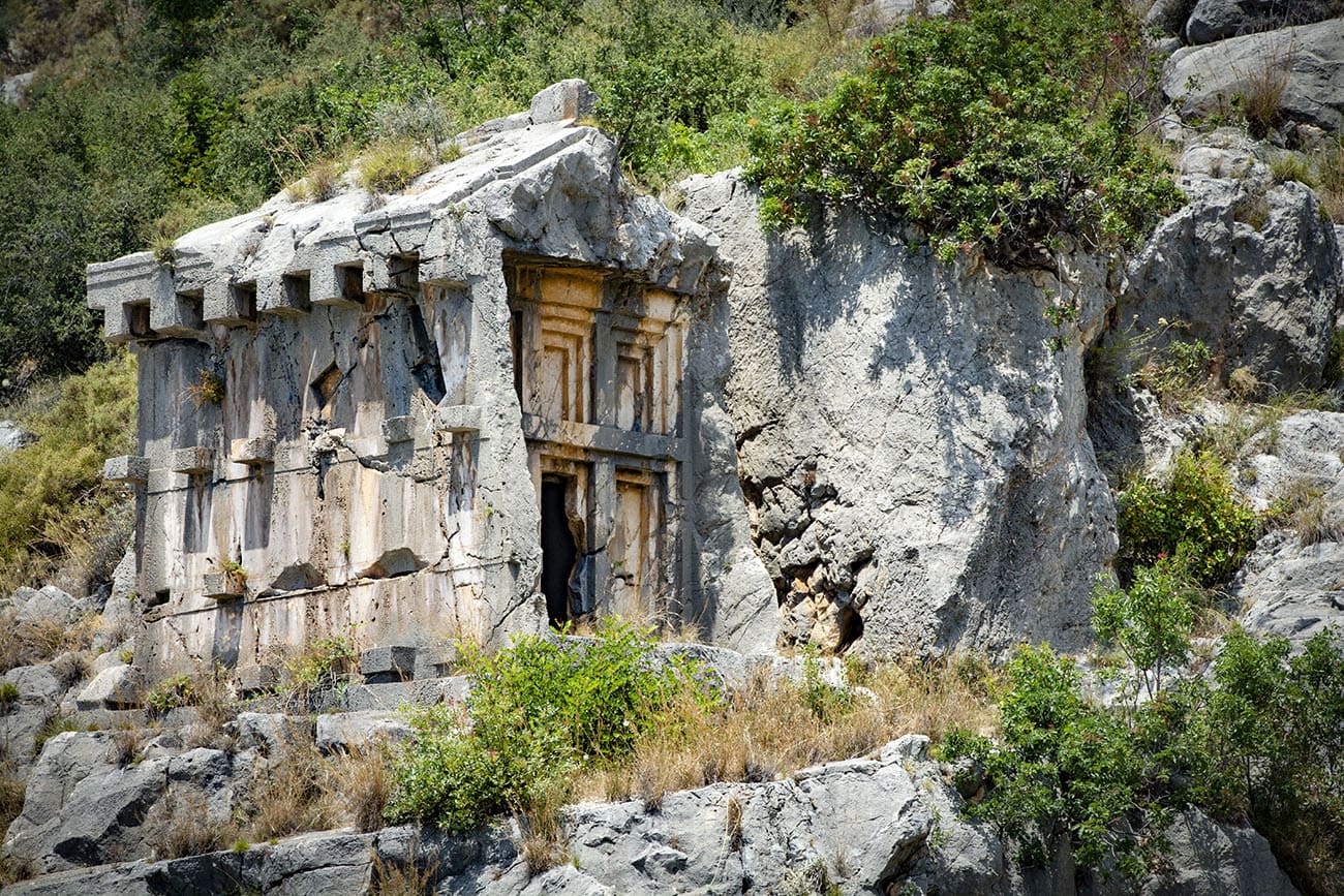 Isolated-Rock-Tomb