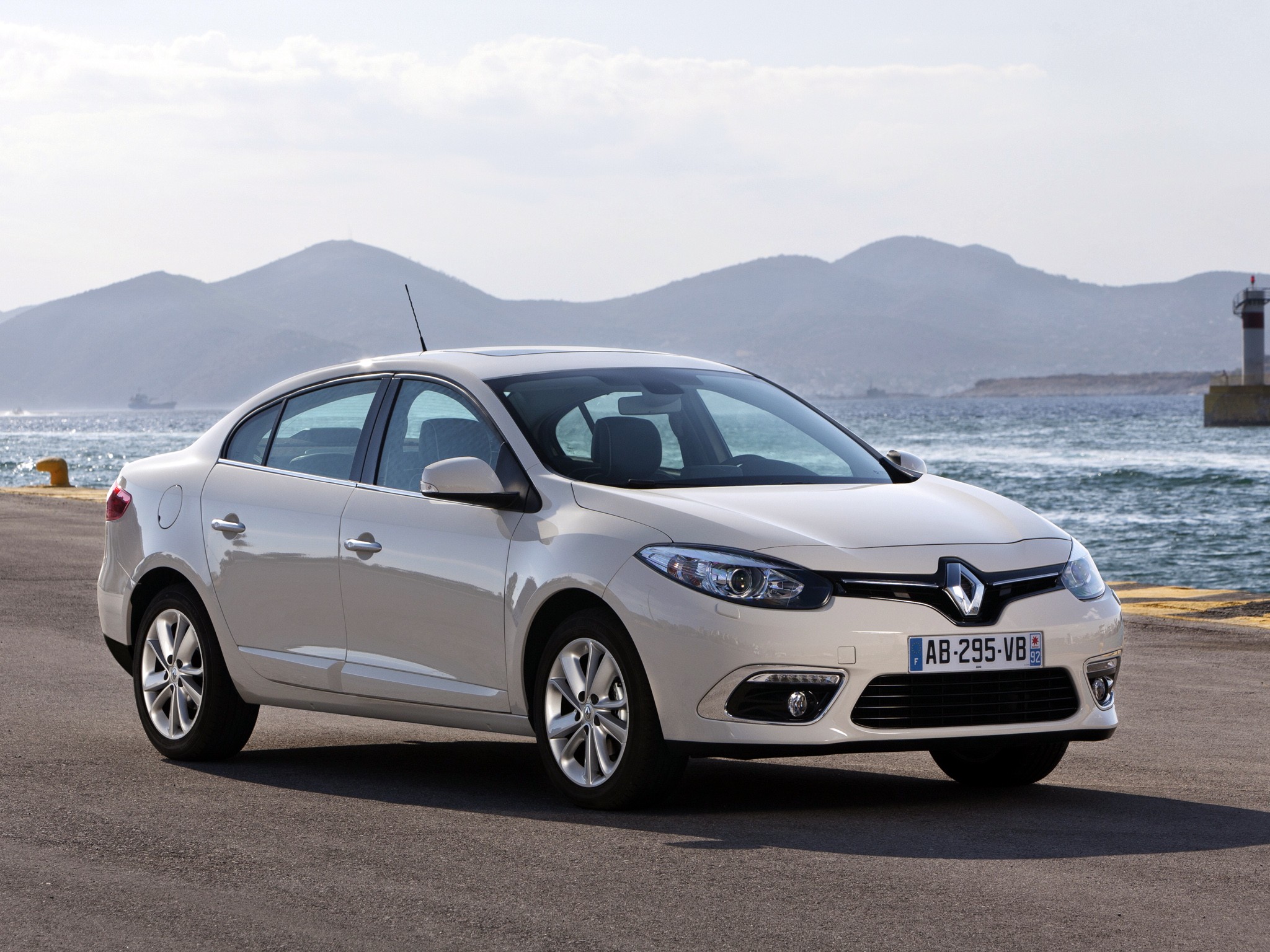 RENAULT-Fluence-4689_51